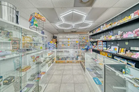 Established Smoke Shop Turnkey Operation Sweetwater FL 33174
