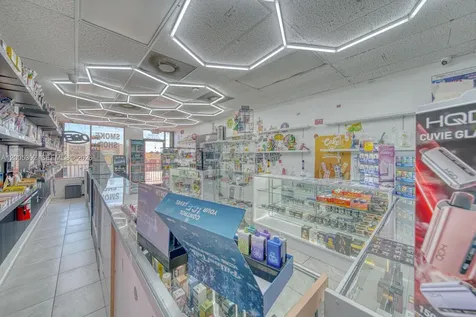 Established Smoke Shop Turnkey Operation Sweetwater FL 33174
