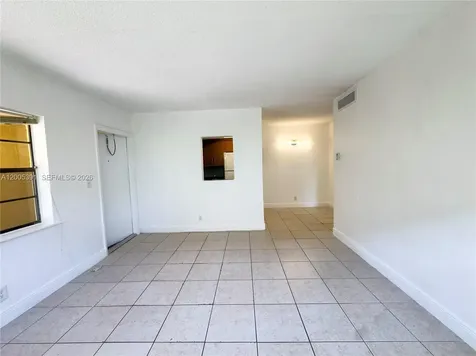 4061 N Dixie Highway Oakland Park FL 33334