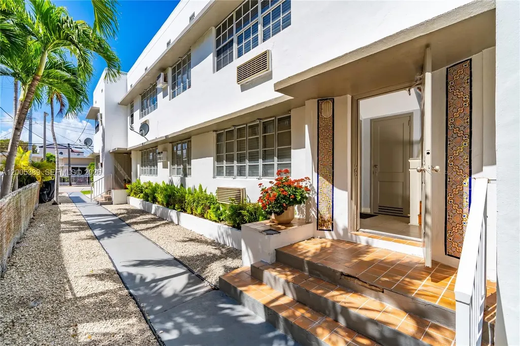 7633 Dickens Avenue Miami Beach FL 33141