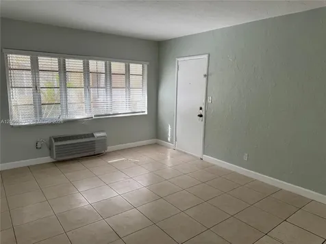 7633 Dickens Avenue Miami Beach FL 33141