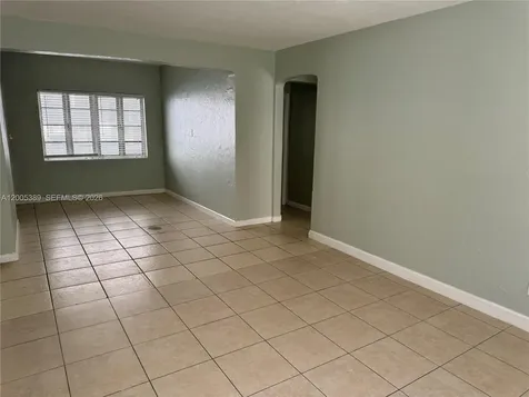 7633 Dickens Avenue Miami Beach FL 33141