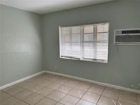 7633 Dickens Avenue Miami Beach FL 33141