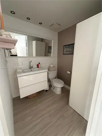 690 SW 1st Court Miami FL 33130