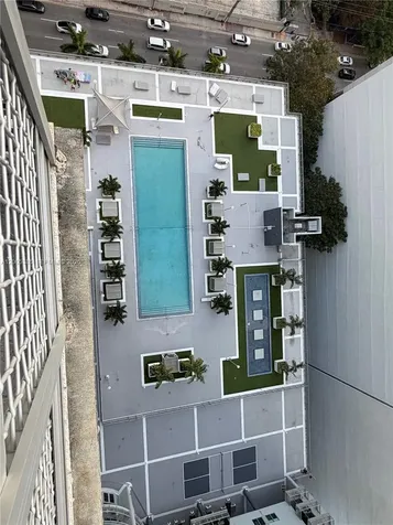 690 SW 1st Court Miami FL 33130