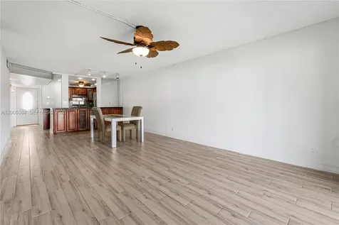 711 S Hollybrook Drive Pembroke Pines FL 33025