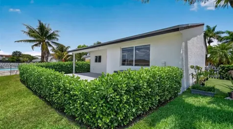9928 SW 218th Terrace Cutler Bay FL 33190