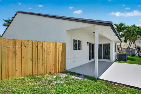 9928 SW 218th Terrace Cutler Bay FL 33190