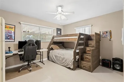 2210 N 57th Way Hollywood FL 33021