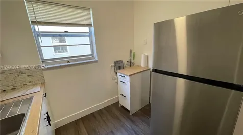 1043 NW 2nd Street Miami FL 33128