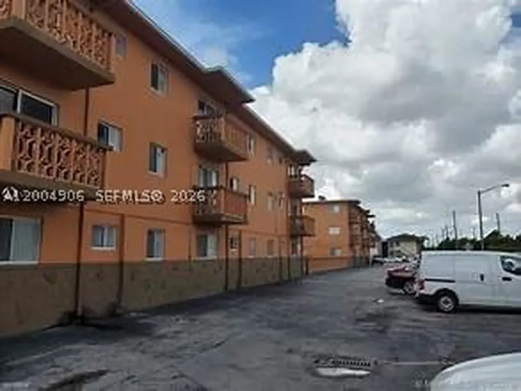 2330 NW 11th Street Miami FL 33125
