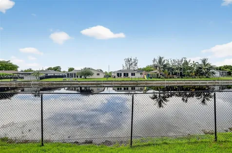 7891 NW 90th Avenue Tamarac FL 33321