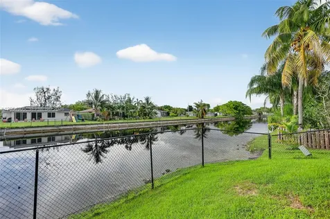 7891 NW 90th Avenue Tamarac FL 33321