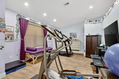 7891 NW 90th Avenue Tamarac FL 33321
