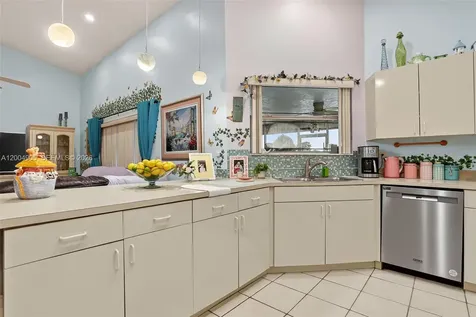 7891 NW 90th Avenue Tamarac FL 33321