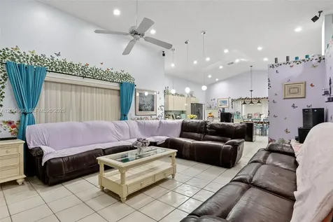 7891 NW 90th Avenue Tamarac FL 33321