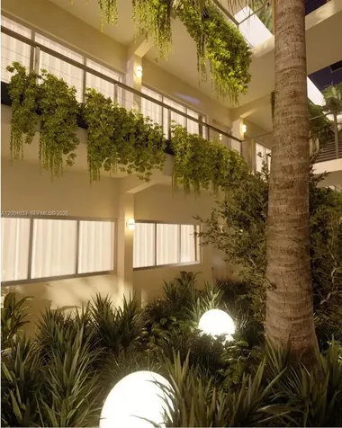 260 Collins Avenue Miami Beach FL 33139