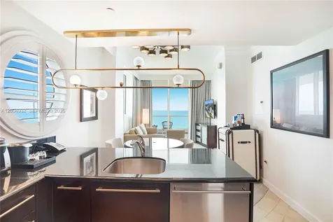 4391 Collins Avenue Miami Beach FL 33140