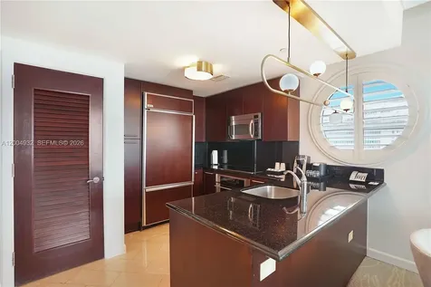 4391 Collins Avenue Miami Beach FL 33140