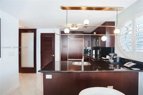 4391 Collins Avenue Miami Beach FL 33140