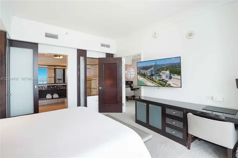 4391 Collins Avenue Miami Beach FL 33140