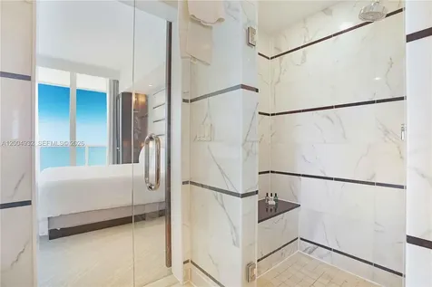 4391 Collins Avenue Miami Beach FL 33140