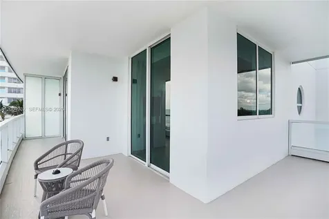 4391 Collins Avenue Miami Beach FL 33140