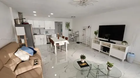 340 S Oakridge S Deerfield Beach FL 33442