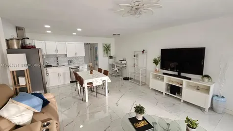 340 S Oakridge S Deerfield Beach FL 33442