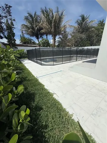 6449 SW 28th Street Miami FL 33155