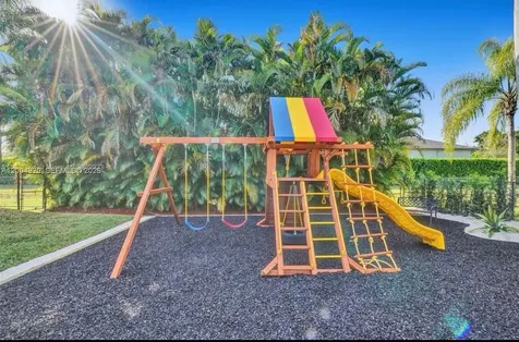 11400 NW 7th Street Plantation FL 33325