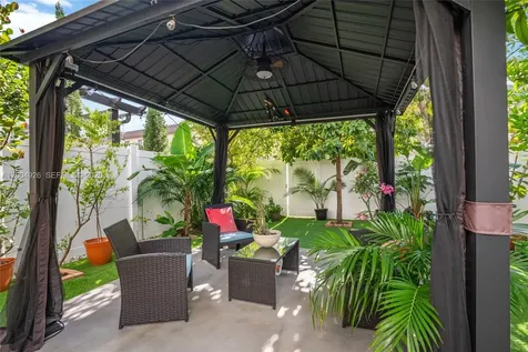 10964 W 32nd Lane Hialeah FL 33018