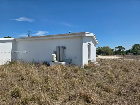 2913 SW 34th Street Lehigh Acres FL 33976
