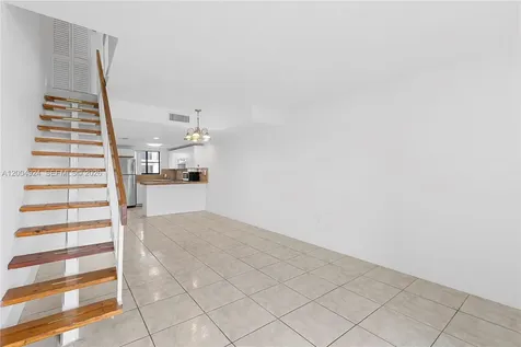 5580 W 26th Court Hialeah FL 33016