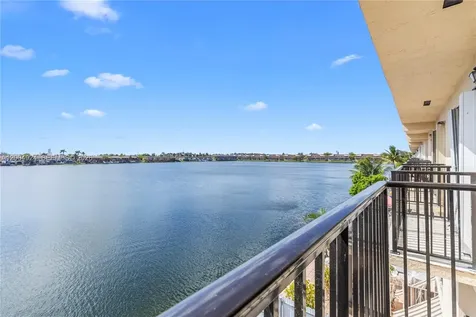5580 W 26th Court Hialeah FL 33016
