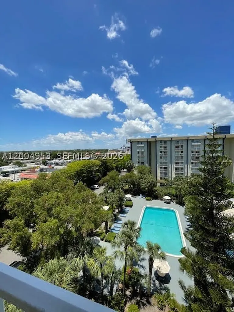 4550 NW 9th Street Miami FL 33126