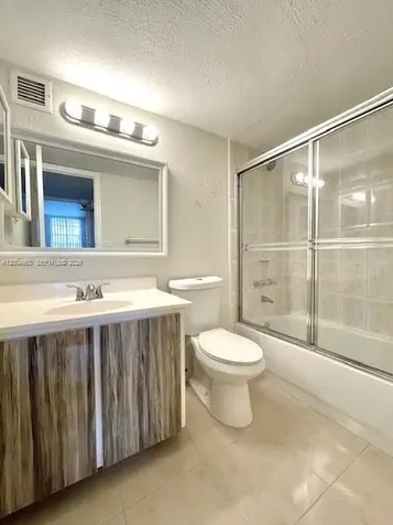 4550 NW 9th Street Miami FL 33126