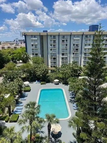 4550 NW 9th Street Miami FL 33126