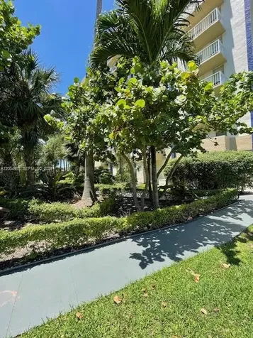 4550 NW 9th Street Miami FL 33126
