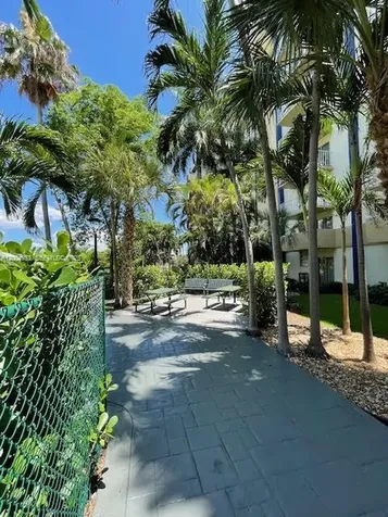 4550 NW 9th Street Miami FL 33126