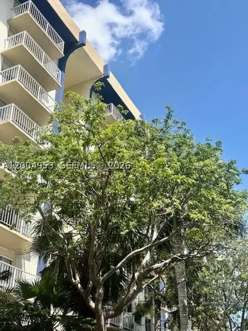 4550 NW 9th Street Miami FL 33126