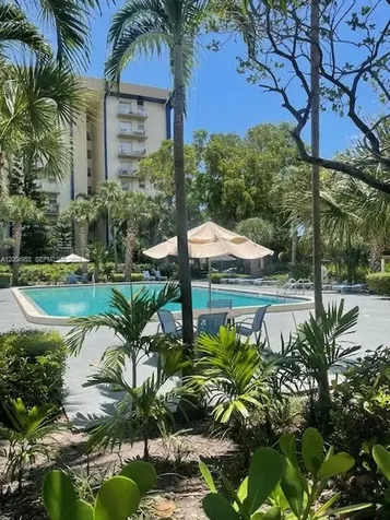 4550 NW 9th Street Miami FL 33126