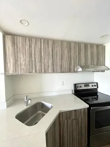 4550 NW 9th Street Miami FL 33126