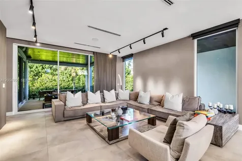 285 W Mashta Drive Key Biscayne FL 33149