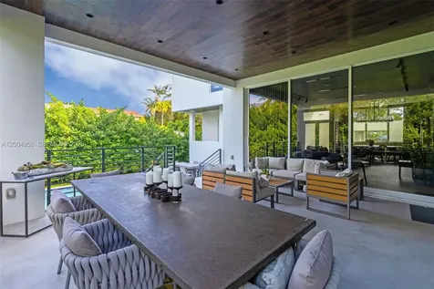 285 W Mashta Drive Key Biscayne FL 33149