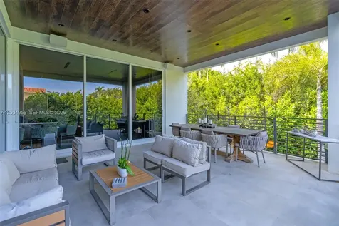 285 W Mashta Drive Key Biscayne FL 33149