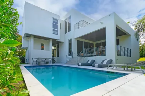 285 W Mashta Drive Key Biscayne FL 33149