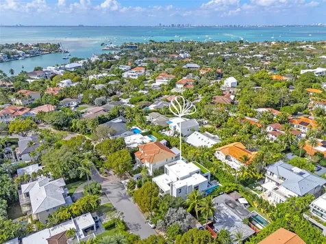 285 W Mashta Drive Key Biscayne FL 33149