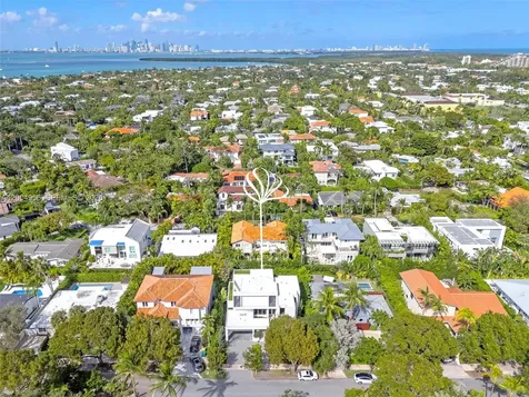 285 W Mashta Drive Key Biscayne FL 33149