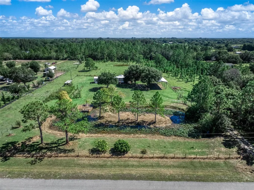 2316 Gem Stone Sebring FL 33857